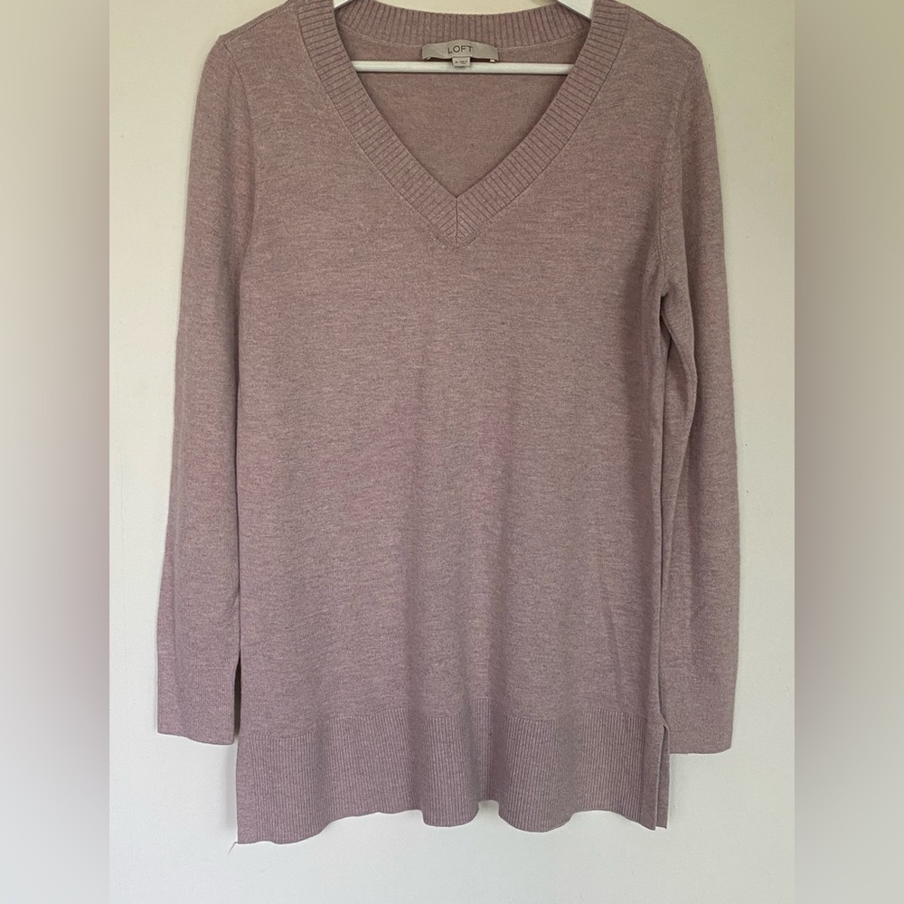 LOFT Women's V-Neck Sweater in Dusty Mauve Size M